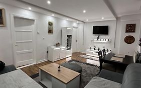Elma Apartments